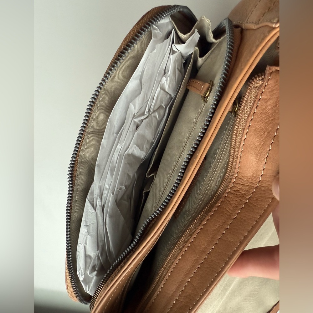 American Leather Co. Marino Mini Crossbody Bag - Picture 4 of 10